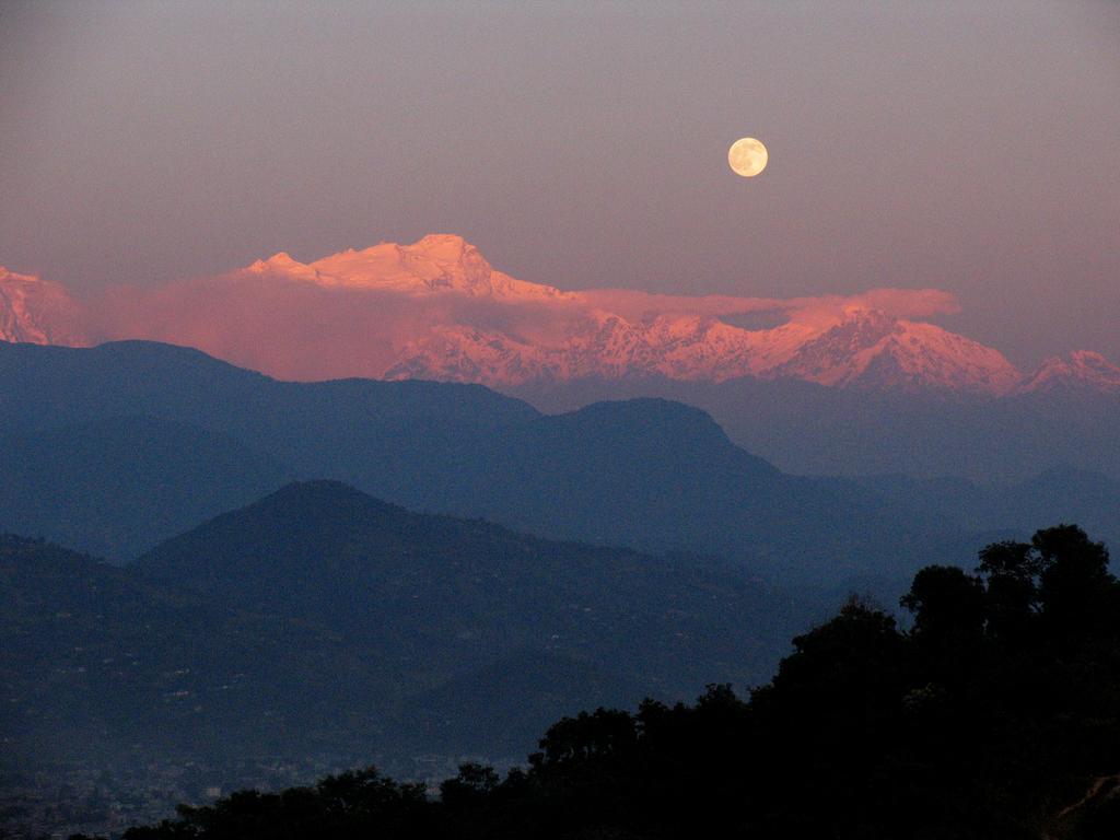 Peace Dragon Lodge Pokhara Eksteriør bilde